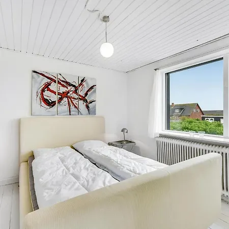 Three-bedroom In Ulfborg *