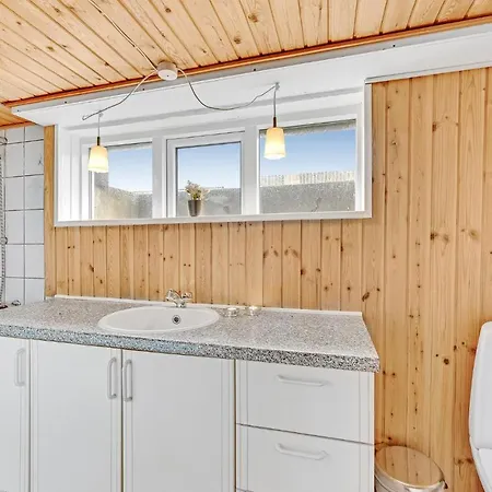 Three-bedroom In Ulfborg 度假居