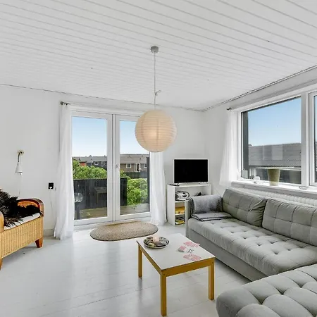 Three-bedroom In Ulfborg *